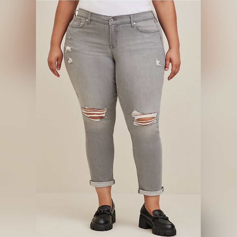 Torrid Straight Boyfriend  Mid Rise Jeans